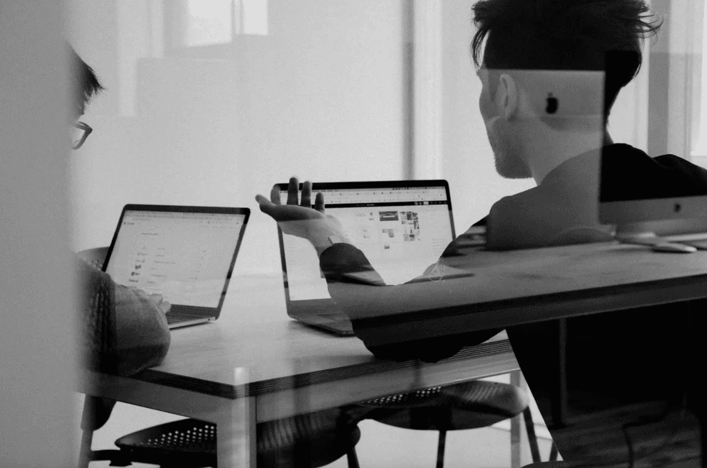 Top Negotiation Tips from Must-Read Books in 2025 cover