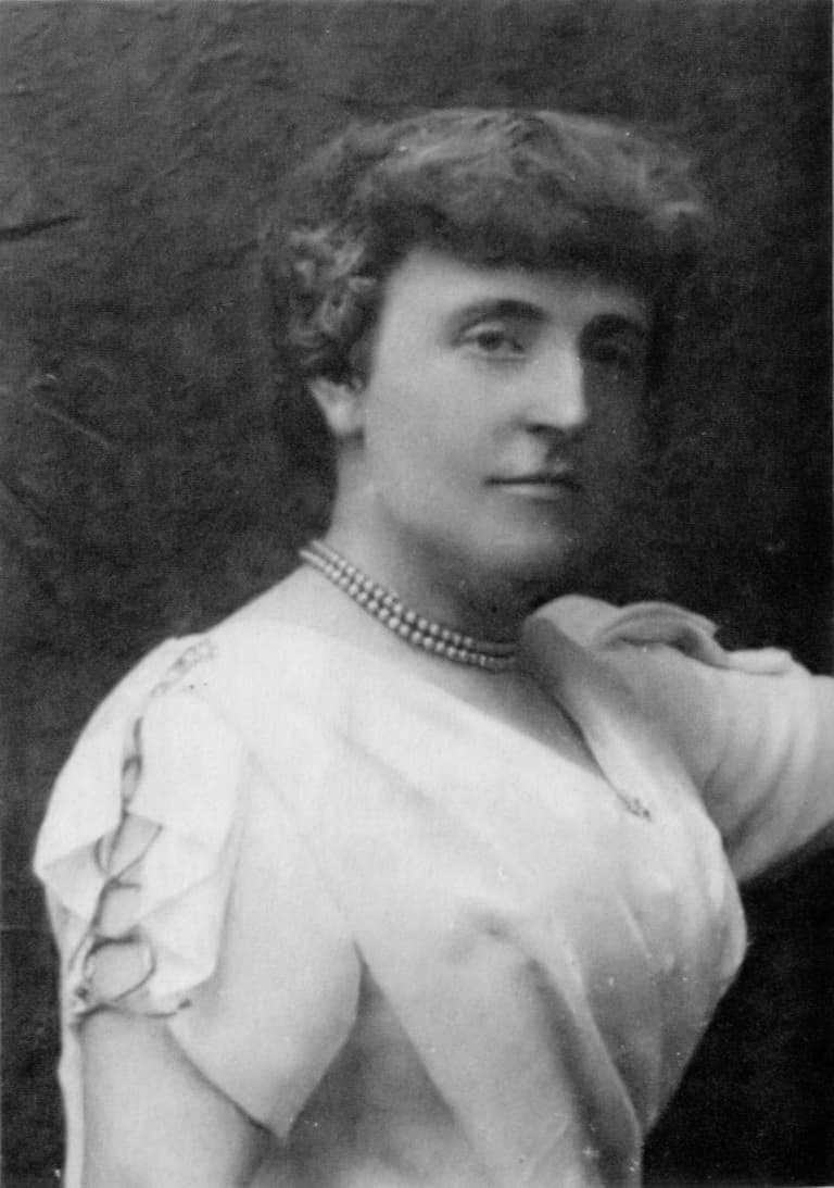 Frances Hodgson Burnett author photo